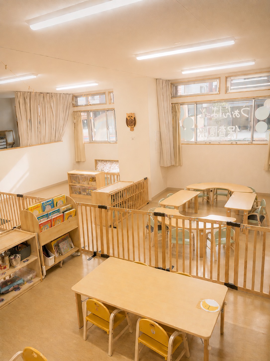 うぉんばっと保育園のドア